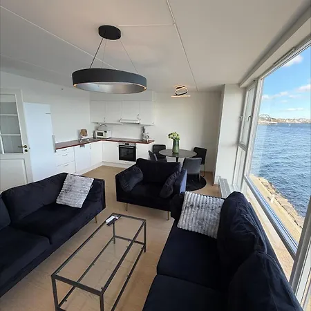 Sea View Close To Center, 2br *